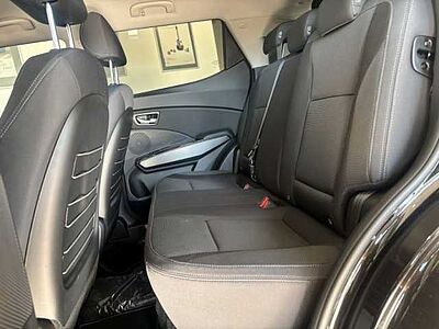 SsangYong Tivoli Black MT 2WD+Navi+Sitzhzg.+Kamera+Garanti