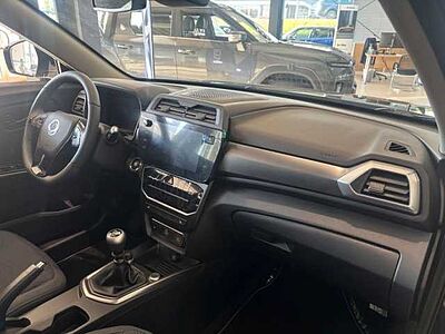 SsangYong Tivoli Black MT 2WD+Navi+Sitzhzg.+Kamera+Garanti