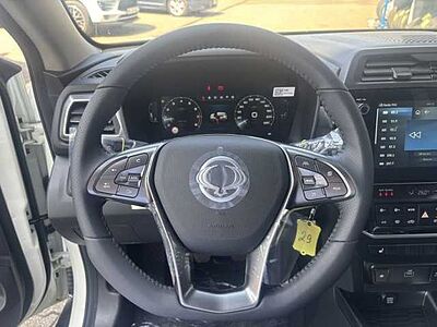 SsangYong Tivoli NOMAD 2WD +Navi+CarPlay+Tempomat+Xenon+