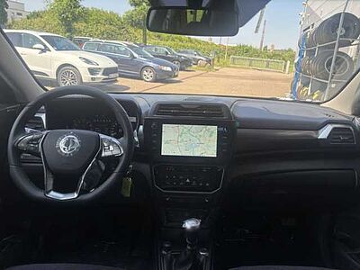 SsangYong Tivoli NOMAD 2WD +Navi+CarPlay+Tempomat+Xenon+