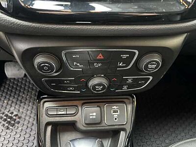 Jeep Compass 1.3 MultiAir Limited +R.Cam+Sitzhzg.+