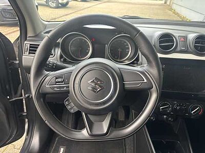 Suzuki Swift 1.0 Boosterjet M/T Comfort +R.Cam+Navi+