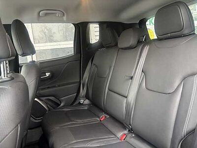 Jeep Renegade T-GDi 1.3 +Beatsaudio+Navi+LED+