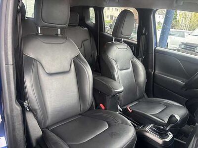 Jeep Renegade T-GDi 1.3 +Beatsaudio+Navi+LED+