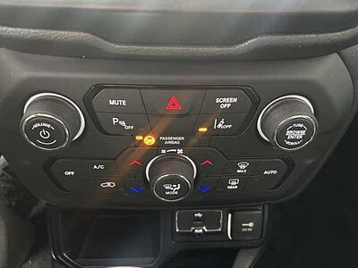 Jeep Renegade T-GDi 1.3 +Beatsaudio+Navi+LED+