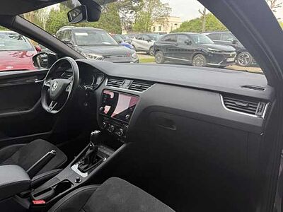 SKODA Octavia TSI RS 2.0 Combi +Navi+CarPlay+Totwinkel