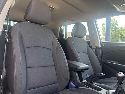 KGM Tivoli NOMAD +R.Cam+Navi+CarPlay+Sitzhzg.+